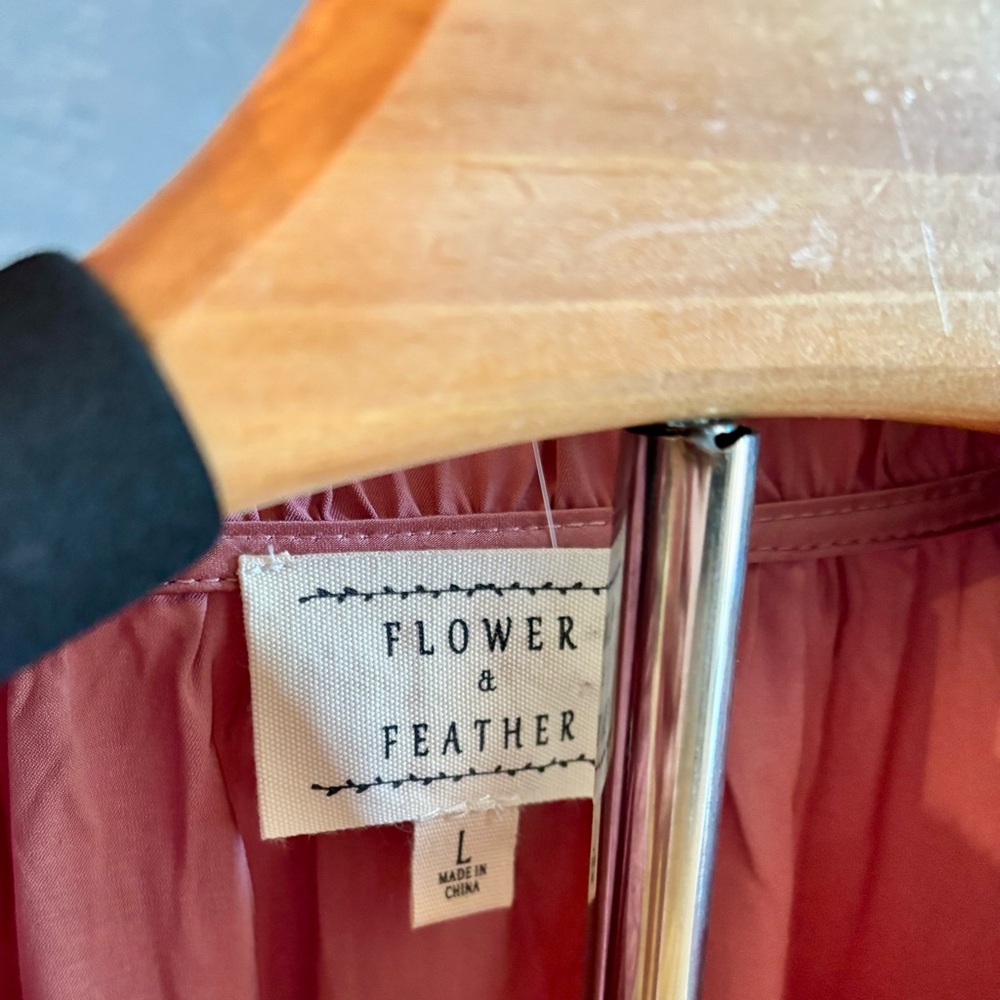 Flower & Feather Ruffled Top NWT - Picture 3 of 6